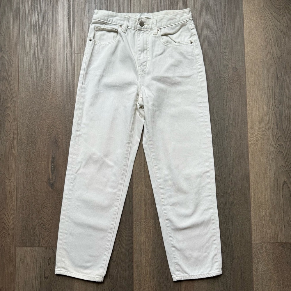 Uniqlo White Tapered Jeans Size 22